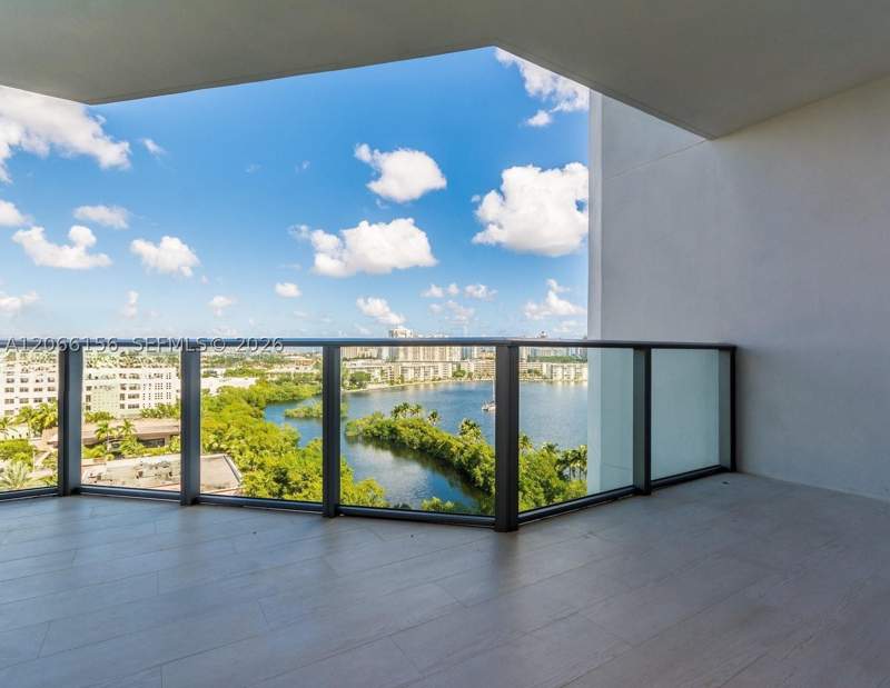 2 bedroom Condominium at 17301 Biscayne Blvd 1004, Marina Palms Residences N, North Miami Beach — photo 3
