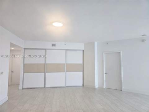 17301 Biscayne Blvd 1004, North Miami Beach FL - photo 7 of 33