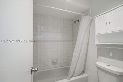 6473 NW 170th Ln, Hialeah FL - photo 15 of 24