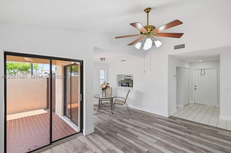 2 bedroom Villa at 6473 NW 170th Ln, Villa Homes At The Moors, Hialeah — photo 3