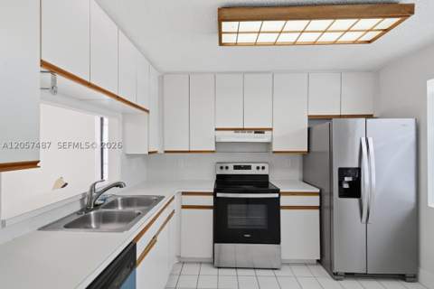 6473 NW 170th Ln, Hialeah FL - photo 6 of 24
