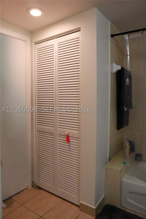 1750 N Bayshore Dr 3411, Miami FL - photo 24 of 28