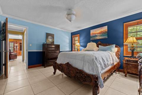 10010 NW 135th Street, Hialeah Gardens FL - photo 14 of 23