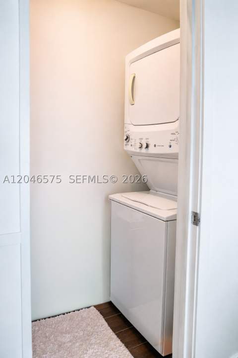 460 NE 28th St 802, Miami FL - photo 13 of 22