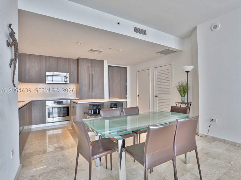 2 bedroom Condominium at 88 SW 7th St 3805, Rise Condo, Miami — photo 2