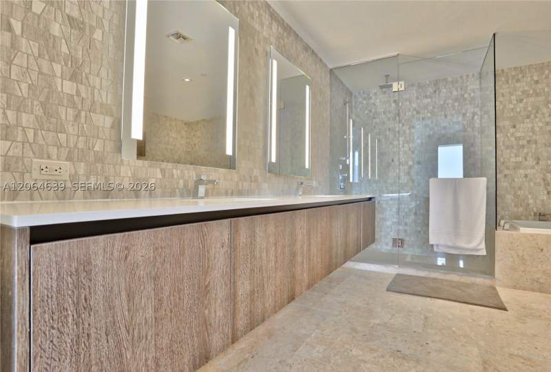 2 bedroom Condominium at 88 SW 7th St 3805, Rise Condo, Miami — photo 4