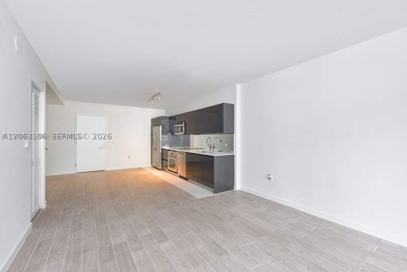 1 bedroom Condominium at 31 SE 6th St 406, Mybrickell Condo, Miami — photo 3