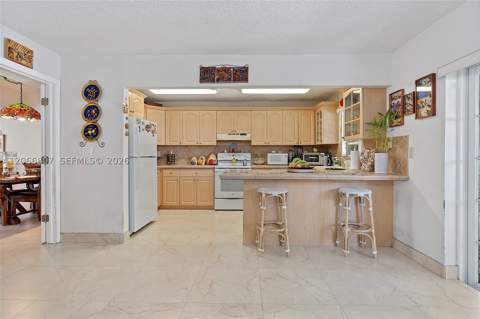 12055 SW 19th Ln 227, Miami FL - photo 15 of 39