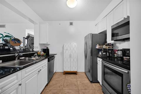 900 SW 8th St 908, Miami FL - photo 12 of 26