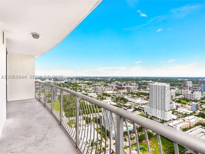 1 bedroom Condominium at 1750 N Bayshore Dr Ph-5309, Opera Tower Condo, Miami — photo 2