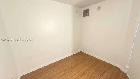 244 Biscayne Blvd 808, Miami FL - photo 13 of 40