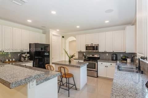 18704 SW 76th Ct, Cutler Bay FL - photo 11 of 48