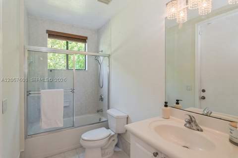 18704 SW 76th Ct, Cutler Bay FL - photo 16 of 48