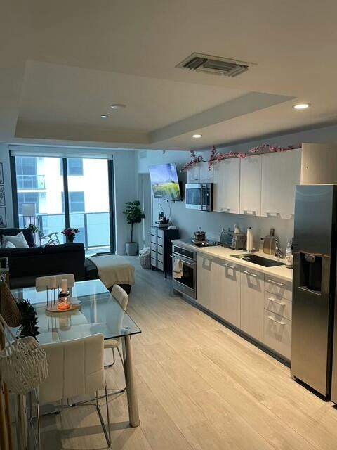1 bedroom Condominium at 55 SW 9th Street 3209, Brickell Heights West, Miami — photo 2