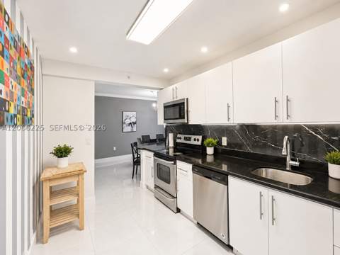 401 69th St 304, Miami Beach FL - photo 6 of 33