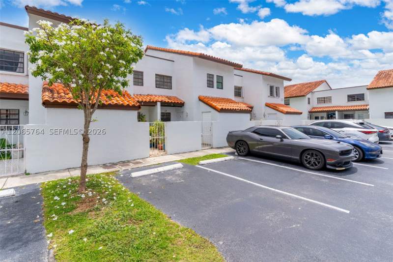 2 bedroom Townhouse at 6231 SW 138th Ct, Golden Homes Sub, Miami — photo 3