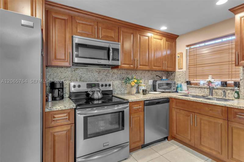 2 bedroom Townhouse at 6231 SW 138th Ct, Golden Homes Sub, Miami — photo 4