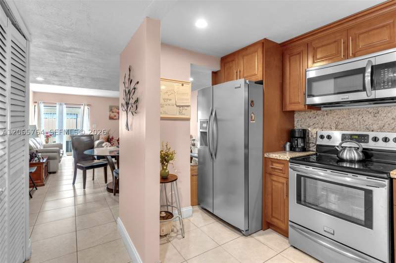 2 bedroom Townhouse at 6231 SW 138th Ct, Golden Homes Sub, Miami — photo 5