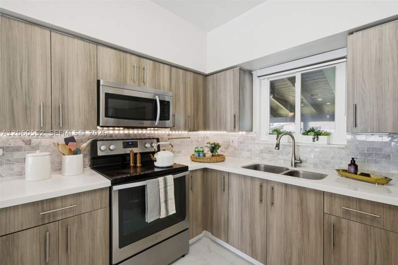 4 bedroom SingleFamilyResidence at 18120 NW 16th Ave, Scott Lake Manor Sec 4, Miami Gardens — photo 4