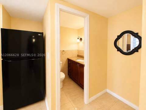 251 174th St 706, Sunny Isles Beach FL - photo 11 of 38
