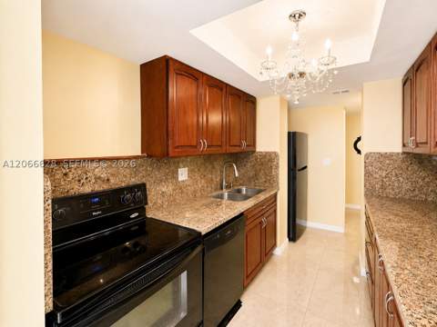 251 174th St 706, Sunny Isles Beach FL - photo 7 of 38
