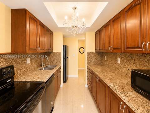 251 174th St 706, Sunny Isles Beach FL - photo 9 of 38