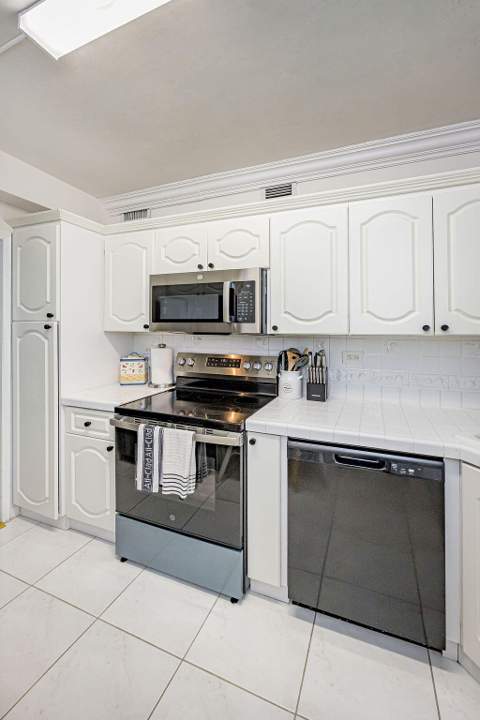 5601 Collins Avenue 816, Miami Beach FL - photo 13 of 45