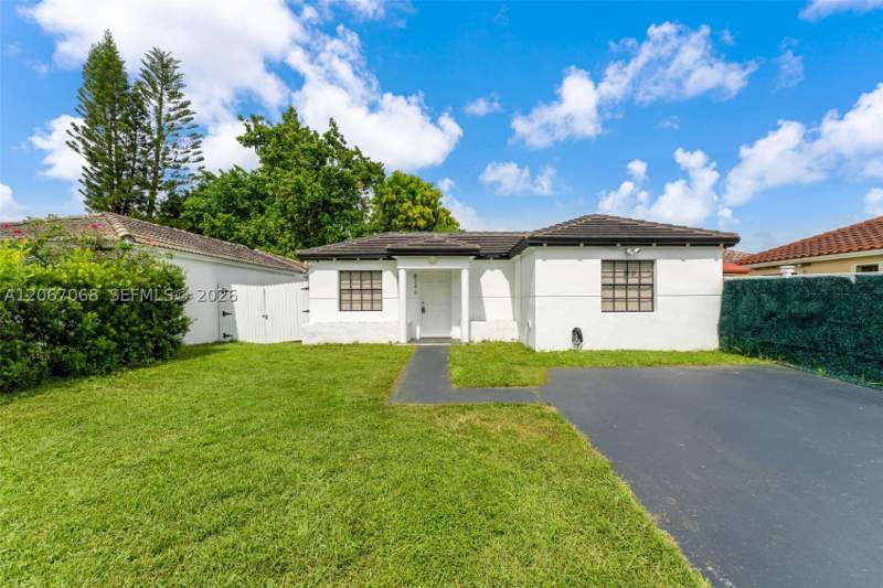 4 bedroom SingleFamilyResidence at 8246 SW 147th Ct, Caribe Homes, Miami — photo 2