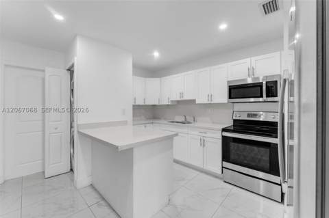 8246 SW 147th Ct, Miami FL - photo 9 of 33