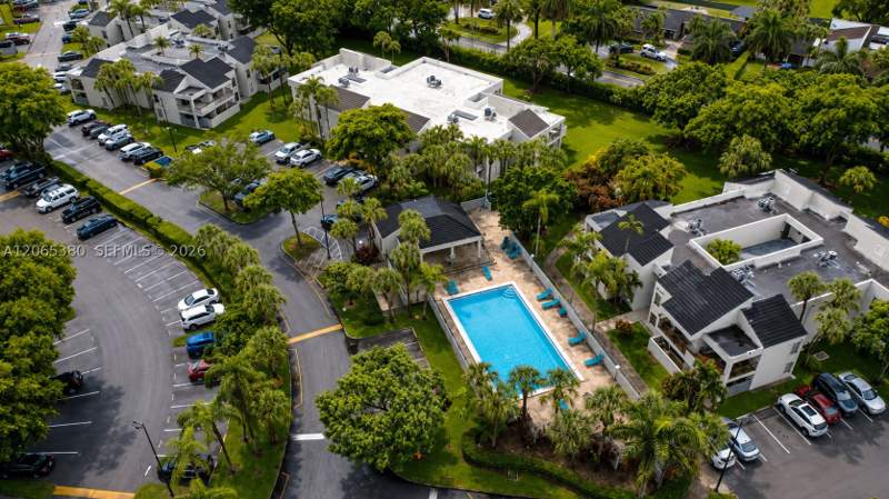 3 bedroom Condominium at 13280 SW 88th Ln 203-B, Calusa Club Village Condo, Miami — photo 2