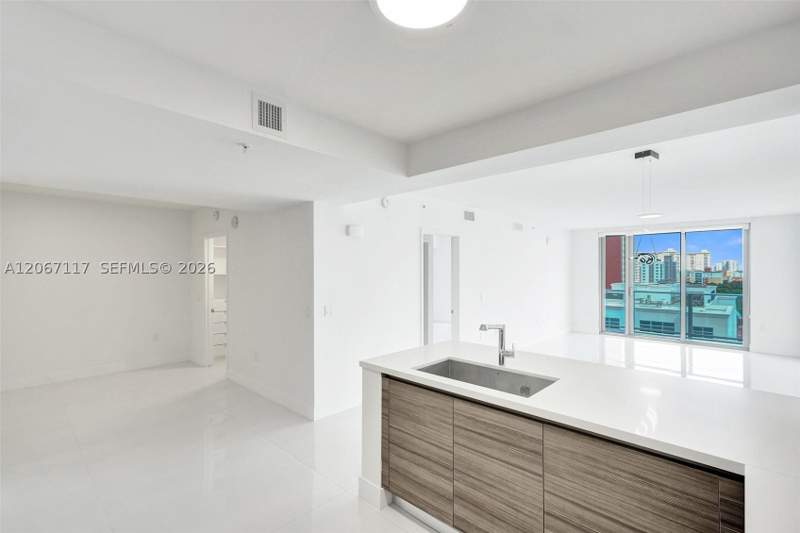 2 bedroom Condominium at 330 Sunny Isles Blvd 5-805, Parque Towers Condo, Sunny Isles Beach — photo 2