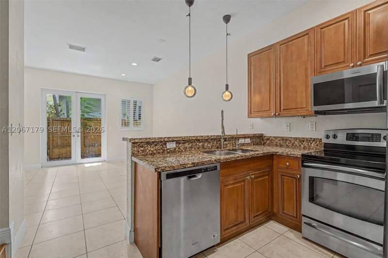 2 bedroom Condominium at 2945 Coconut Ave 4, Coconut Developers Condo, Miami — photo 3