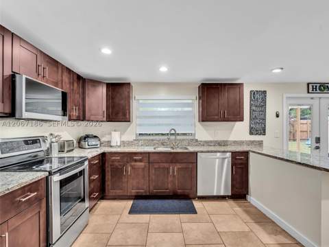11911 SW 168th Ter, Miami FL - photo 10 of 23