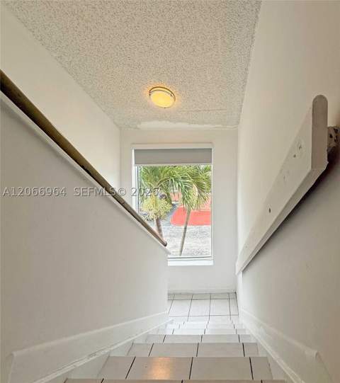 12693 NW 8th Ter, Miami FL - photo 10 of 35