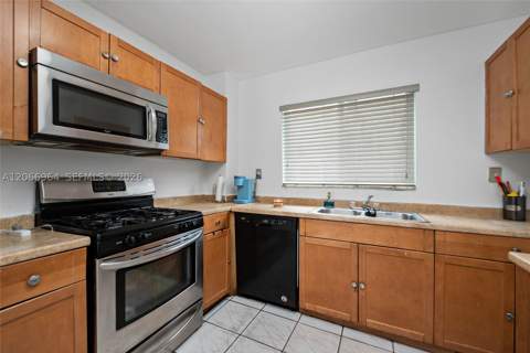 12693 NW 8th Ter, Miami FL - photo 9 of 35