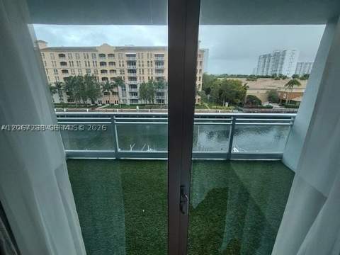 2950 NE 188th St 316, Aventura FL - photo 8 of 12