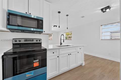 1583 NE 152nd St, North Miami Beach FL - photo 13 of 39