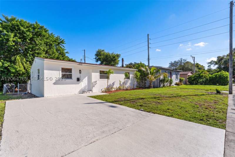 3 bedroom SingleFamilyResidence at 1583 NE 152nd St, Washington Park, North Miami Beach — photo 4