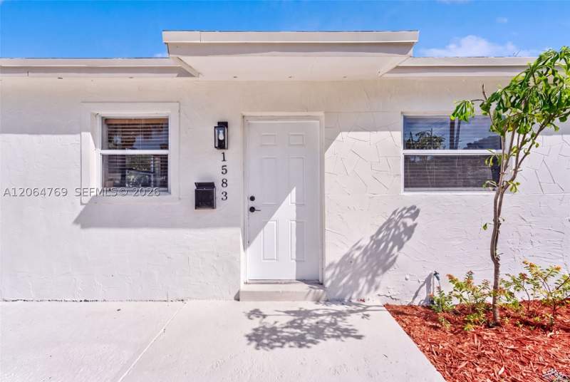 3 bedroom SingleFamilyResidence at 1583 NE 152nd St, Washington Park, North Miami Beach — photo 5