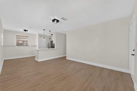 1583 NE 152nd St, North Miami Beach FL - photo 7 of 39