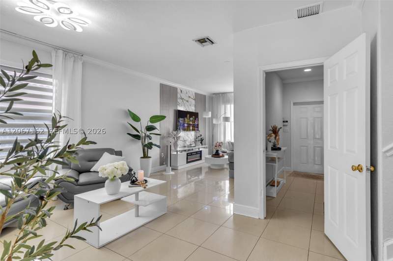 3 bedroom SingleFamilyResidence at 1430 SE 18th Ter, Shores At Keys Gate, Homestead — photo 4