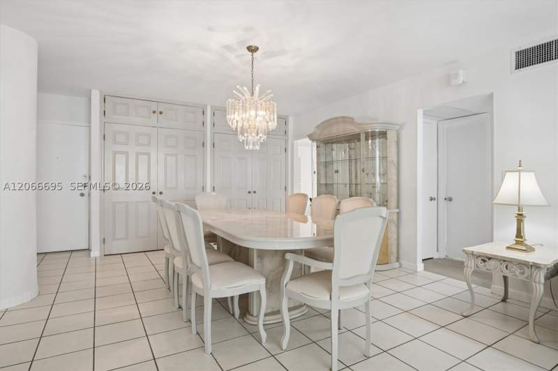 2 bedroom Condominium at 5005 Collins Ave 424, The Carriage Club North C, Miami Beach — photo 4