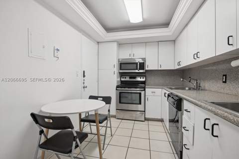 5005 Collins Ave 424, Miami Beach FL - photo 6 of 16