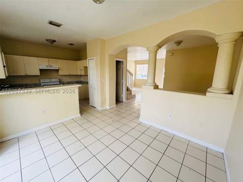 1601 SE 24th Ct 221, Homestead FL - photo 6 of 13