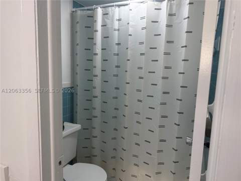 6980 NW 186th St 3-423A, Hialeah FL - photo 7 of 10