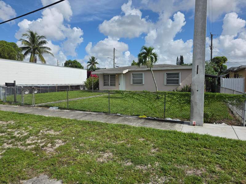 3 bedroom SingleFamilyResidence at 3555 NW 95th Street, Ricmar Heights, Miami — photo 3
