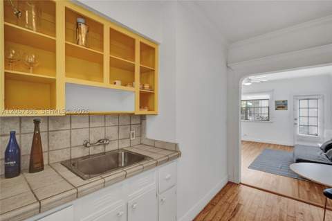 717 Espanola Way 204, Miami Beach FL - photo 8 of 43