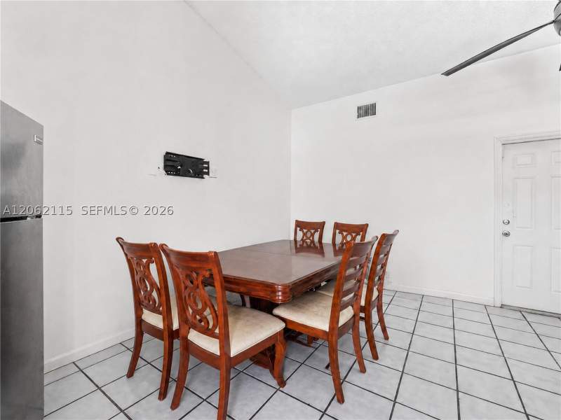 4 bedroom SingleFamilyResidence at 9712 SW 133rd Pl, Calusa Club Estates 5th A, Miami — photo 4