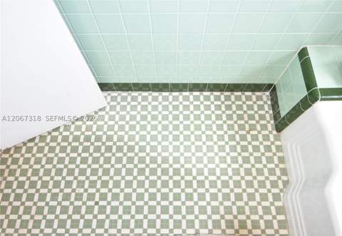 7050 SW 82nd Ct, Miami FL - photo 7 of 12