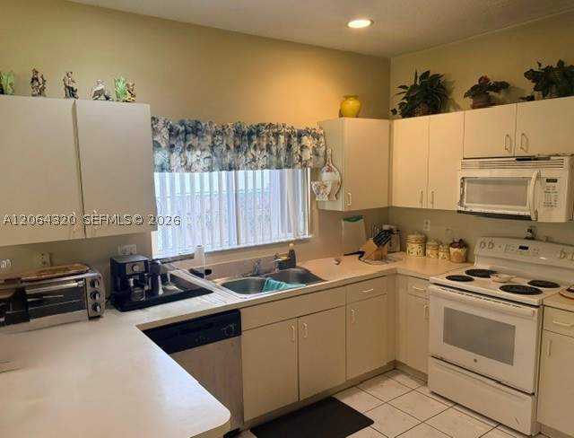 3 bedroom SingleFamilyResidence at 13654 SW 124th Ave Rd, Caribe At Bonita Lakes, Miami — photo 5